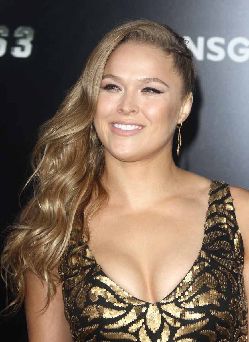 ronda rousey hot cleavage pictures