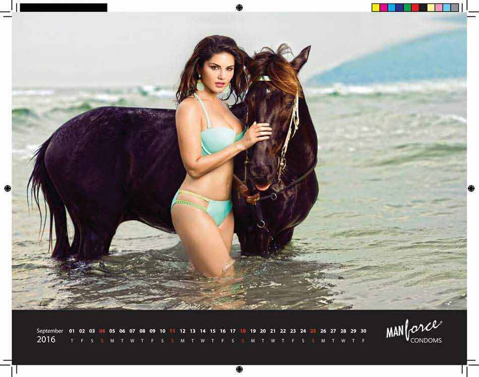 Sunny Leone Showed Off Her Hot Bikini Body On Beach