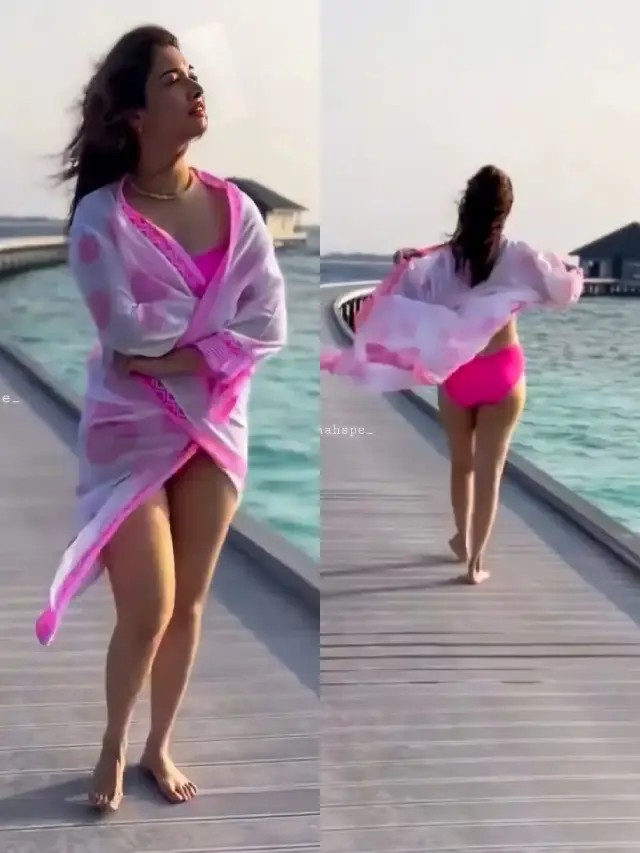 Tamannaah-Bhatia-Bikini-during-Maldives-Vacation-Shows-Bold-figure-in-pink-bikini