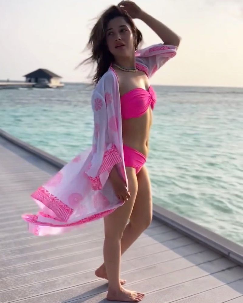 tamanna-bhatia-in-bikini-exposing-her-perfect-hot-body-in-bikini-near-sea