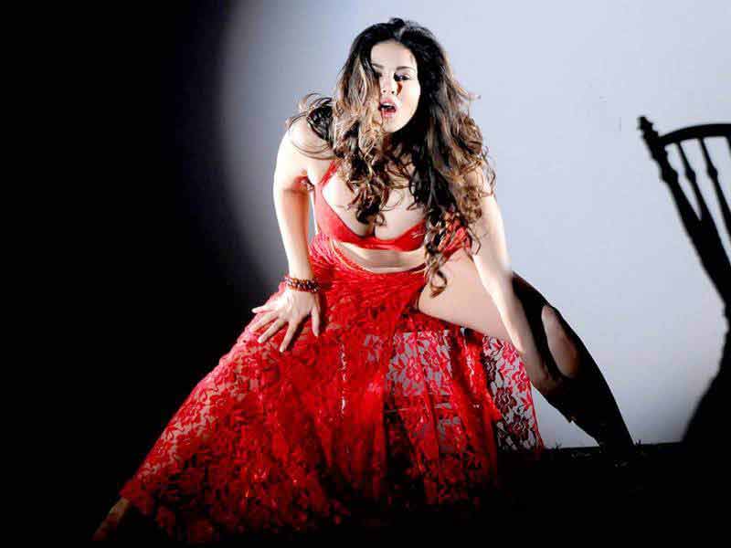Sunny-leone-hot-photos-in-red-outfit-with-bikini-top