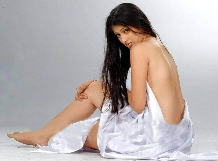 gorgeous actress lakshmi rai near nude stills