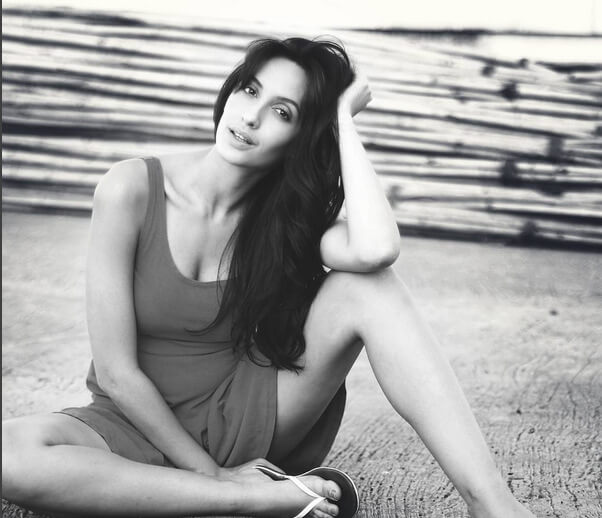 nora-fatehi-new-photos-in-grey-shade