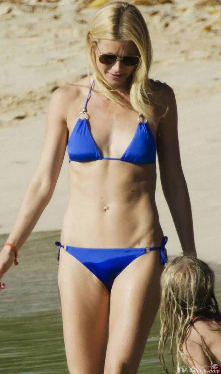 gwyneth-paltrow-photos-looking-sexy-in-blue-bikini