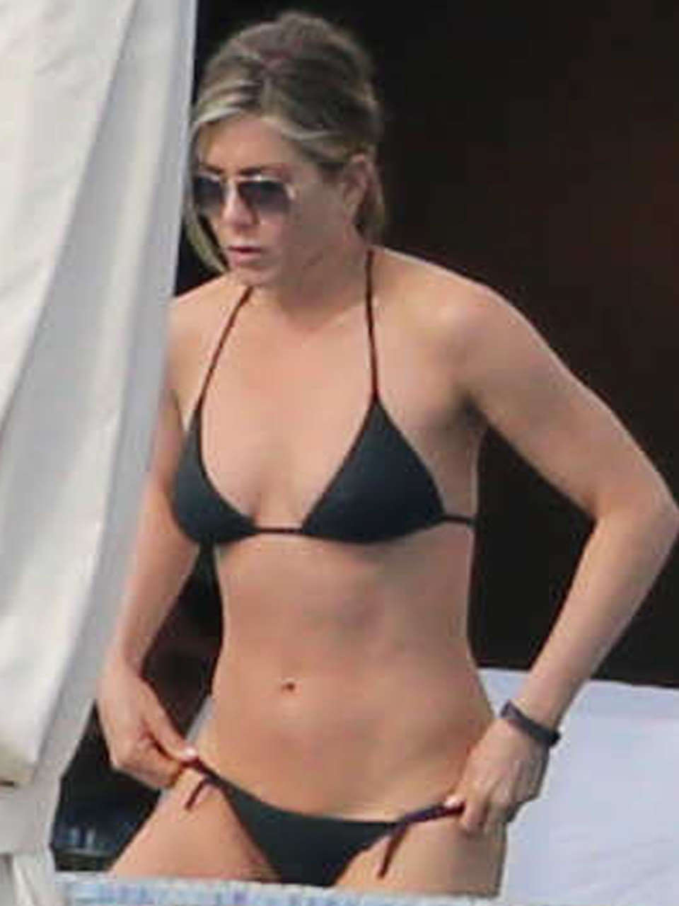 Jennifer aniston thong