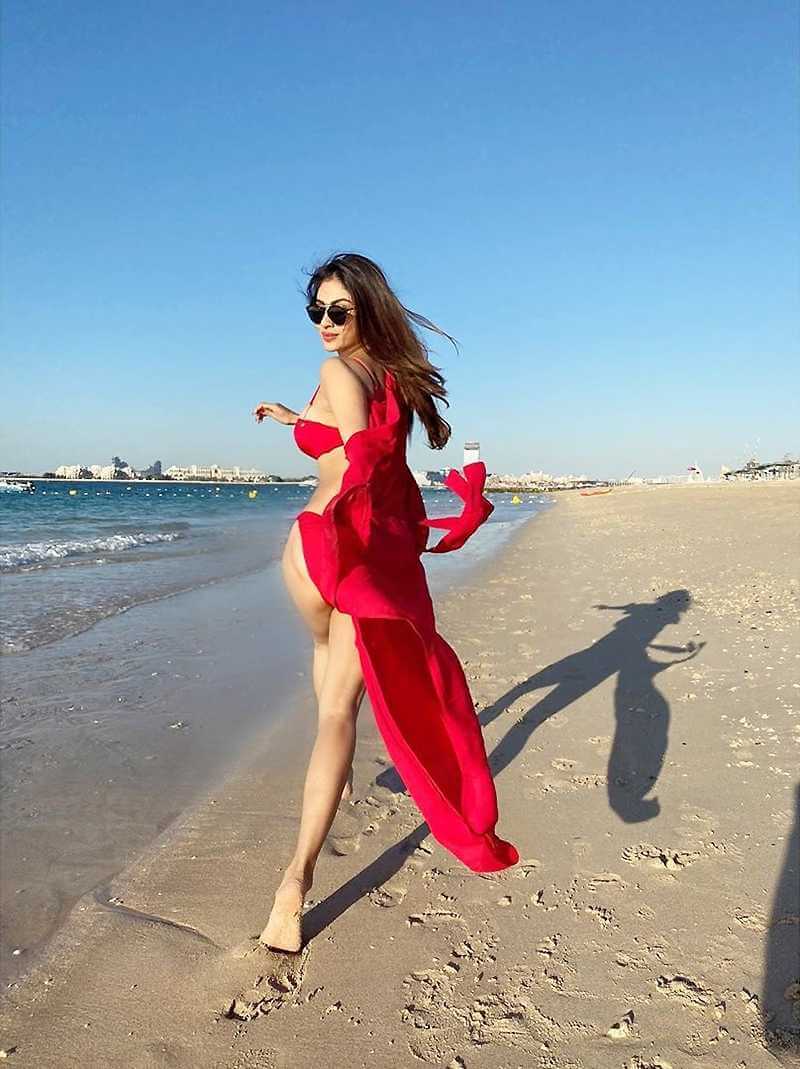 hot-images-of-mouni-roy-in-red-bikini