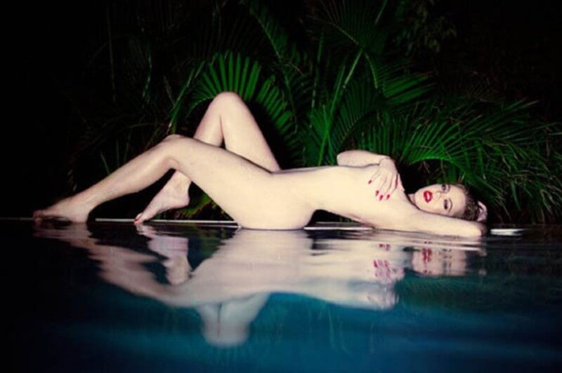 khloe-kardashian-nude-pictures-for-swimwear-clothing-bikini-water-pool