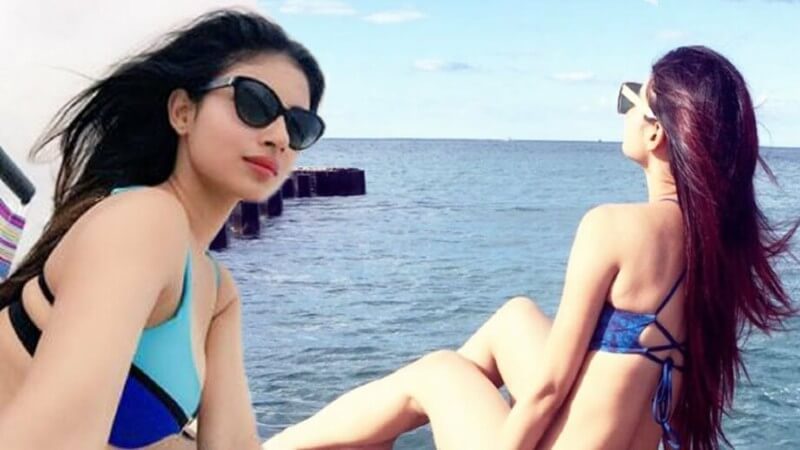 mouni-roy-swimsuit-looks-that-had-fans-in-awe