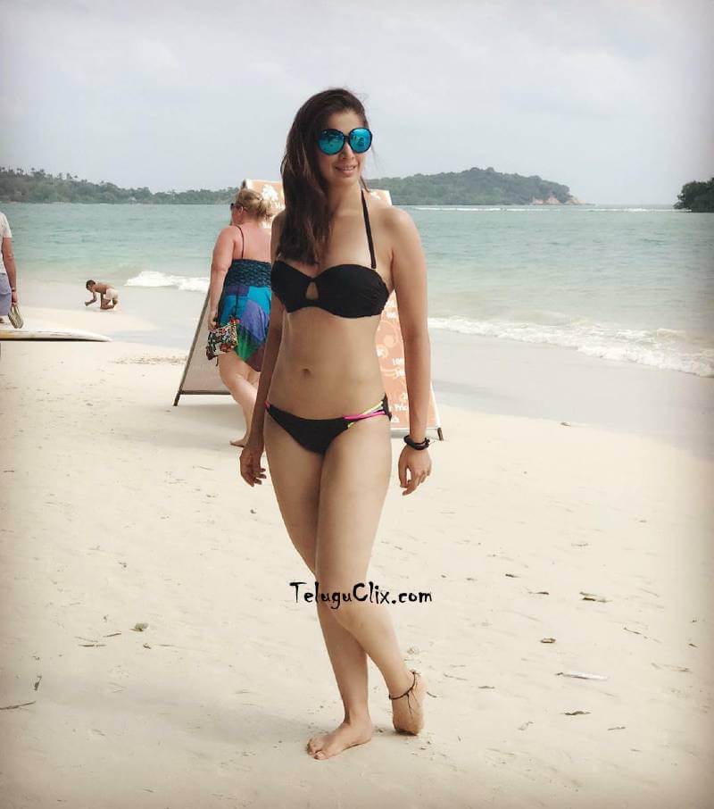 raai-laxmi-black-bikini-pictures-displays-her-sexy-toned-body