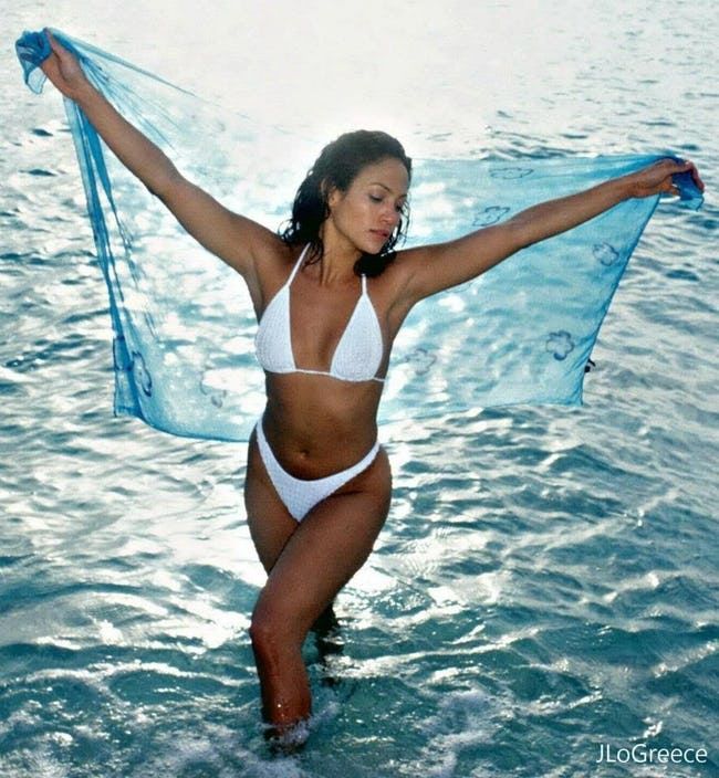 jlo-in-bikini-in-sea-water-raising-the-water-temperature-with-her-hotness