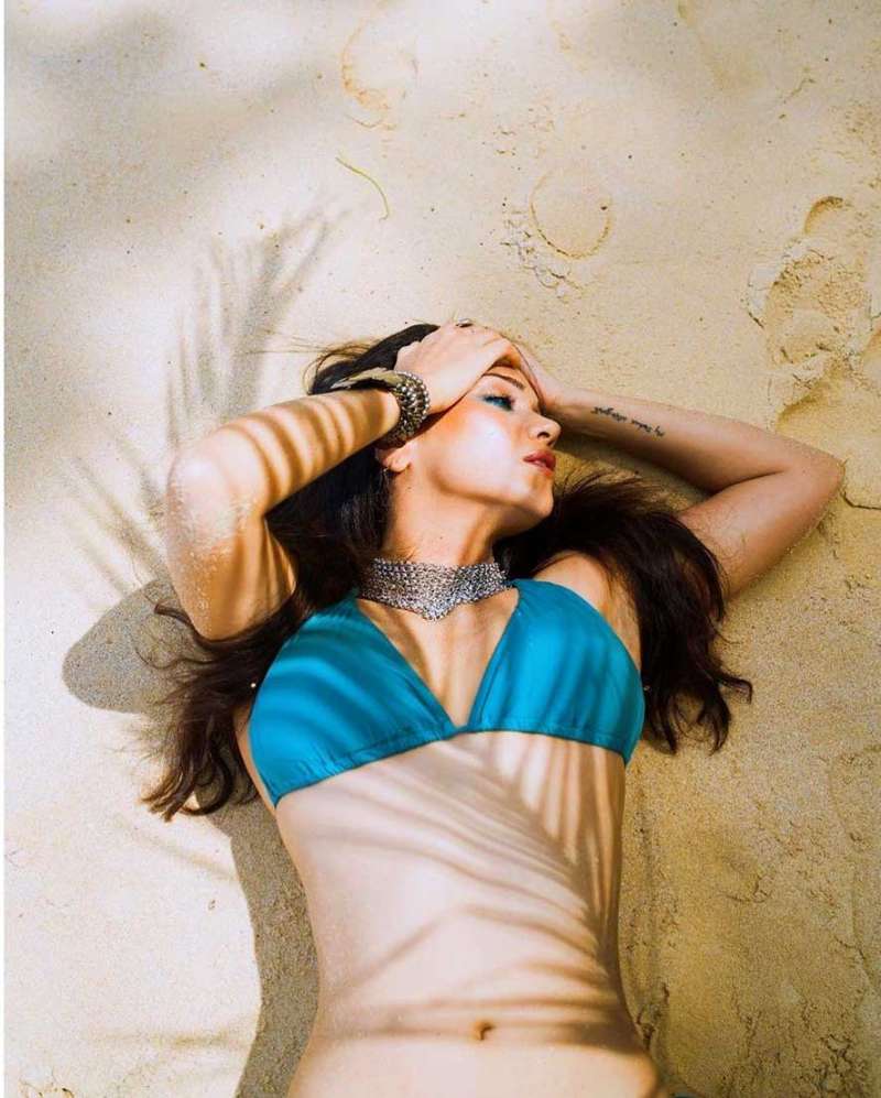 Megha-Gupta-bikini-photoshoot