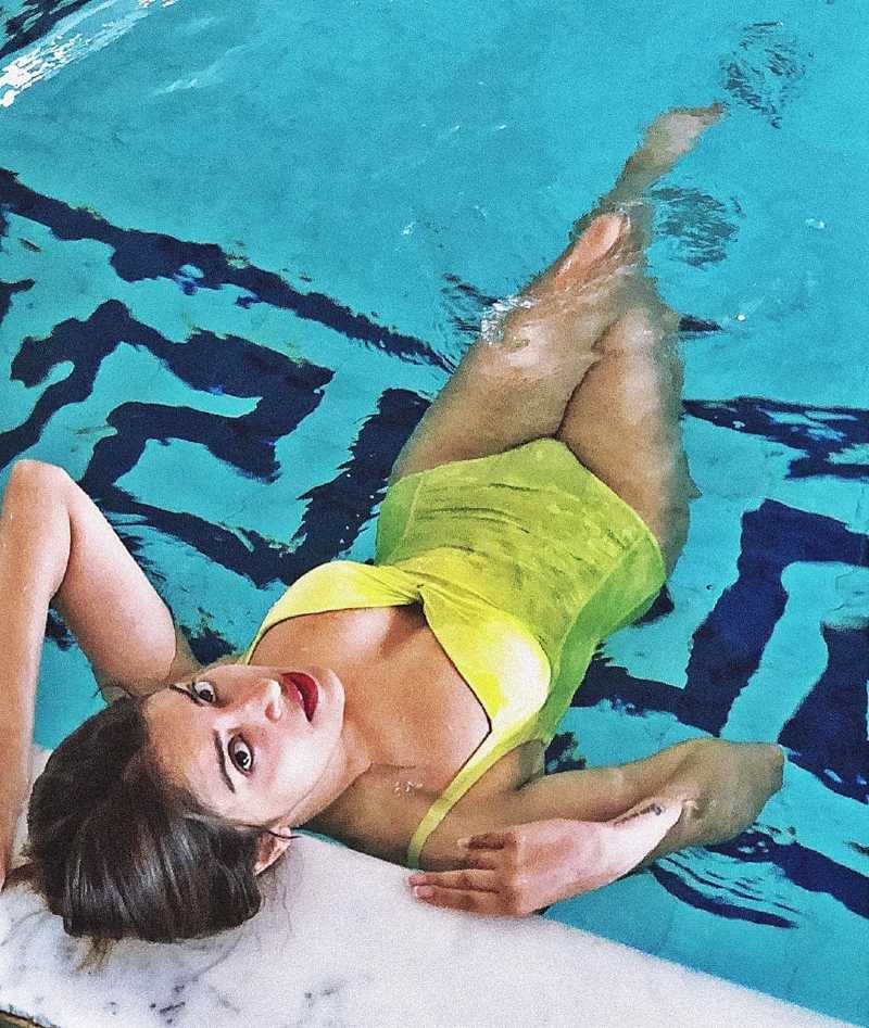 actress-anushka-ranjan-in-bikini-heating-up-the-pool-water