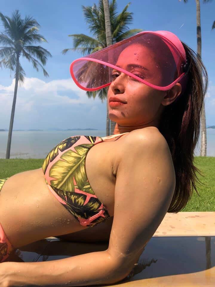 actress-nushrat-bharucha-in-bikini-taking-sun-bath