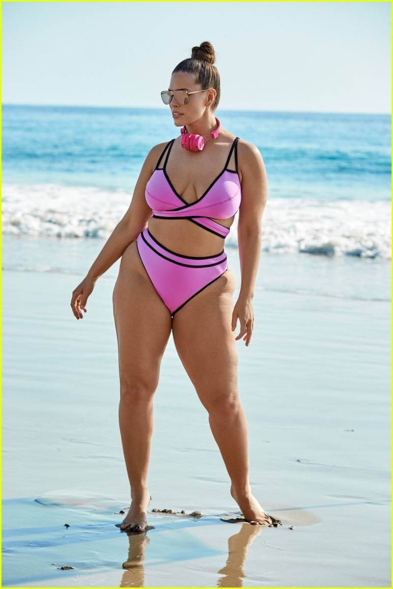 ashley-graham-put-her-rocking-bikini-body-on-display-to-hit-beach