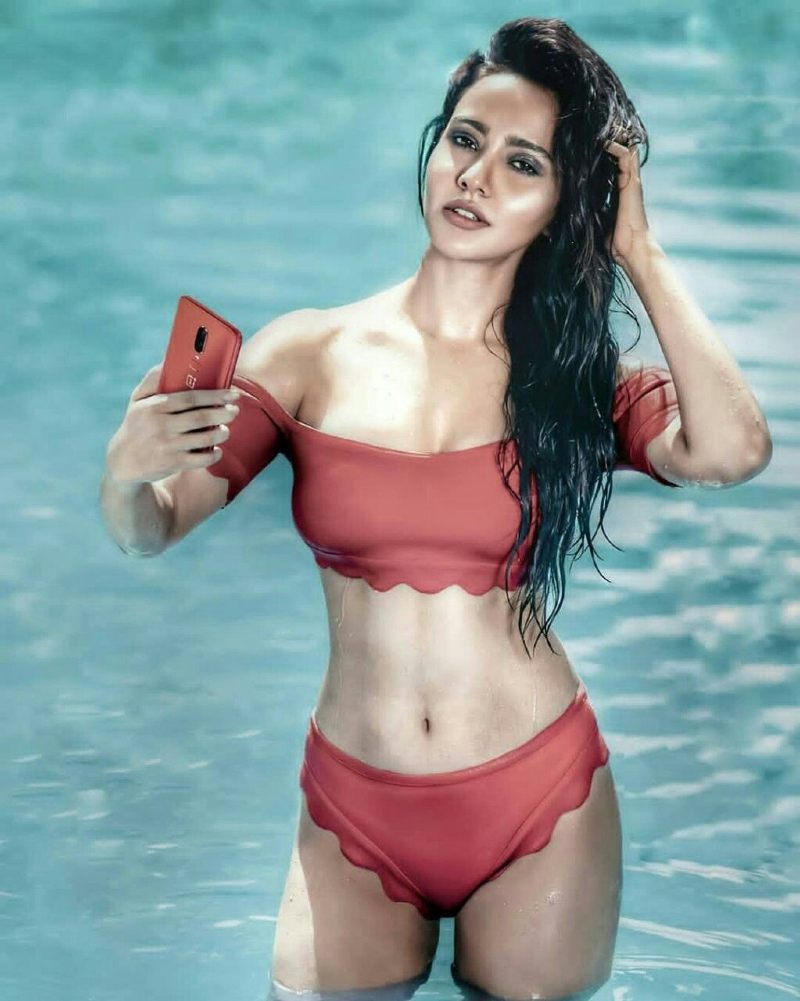 bollywood-hot-actress-neha-sharma-bikini-images