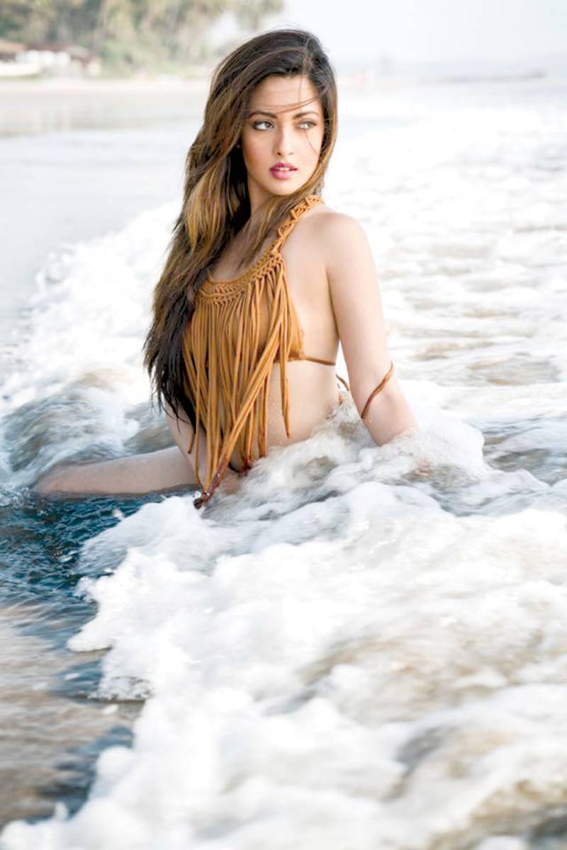 indian-actress-riya-sen-bikini-photo-shoot-in-sea-water