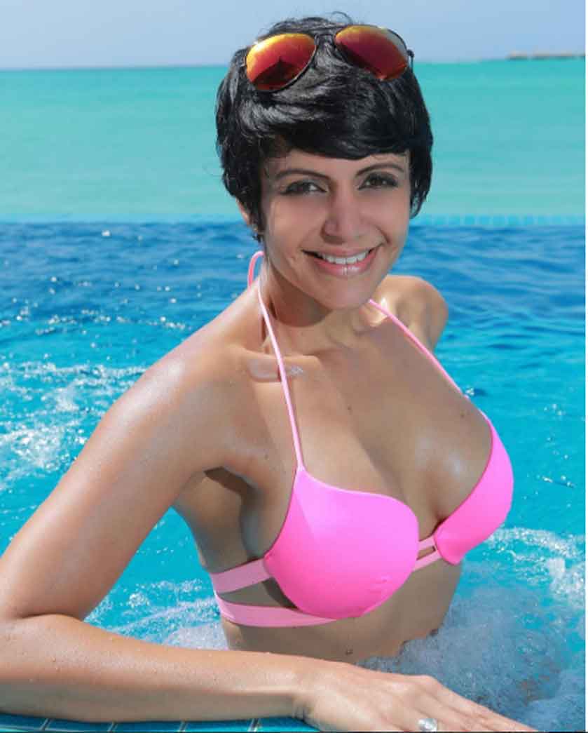 mandira-bedi-boobs-deep-cleavage-in-pink-bikini