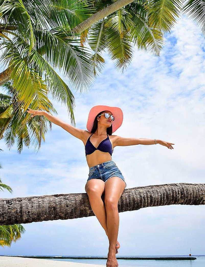 Tridha-Choudhury-Latest-Pics-in-bikini-while-having-fun-on-holidays