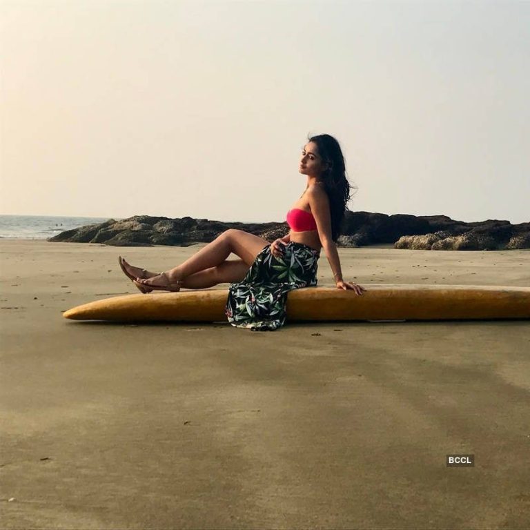 Hot Sexy Tridha Chaudhary Bikini 50 Collection In Two Piece Sexy Nangi Babe 