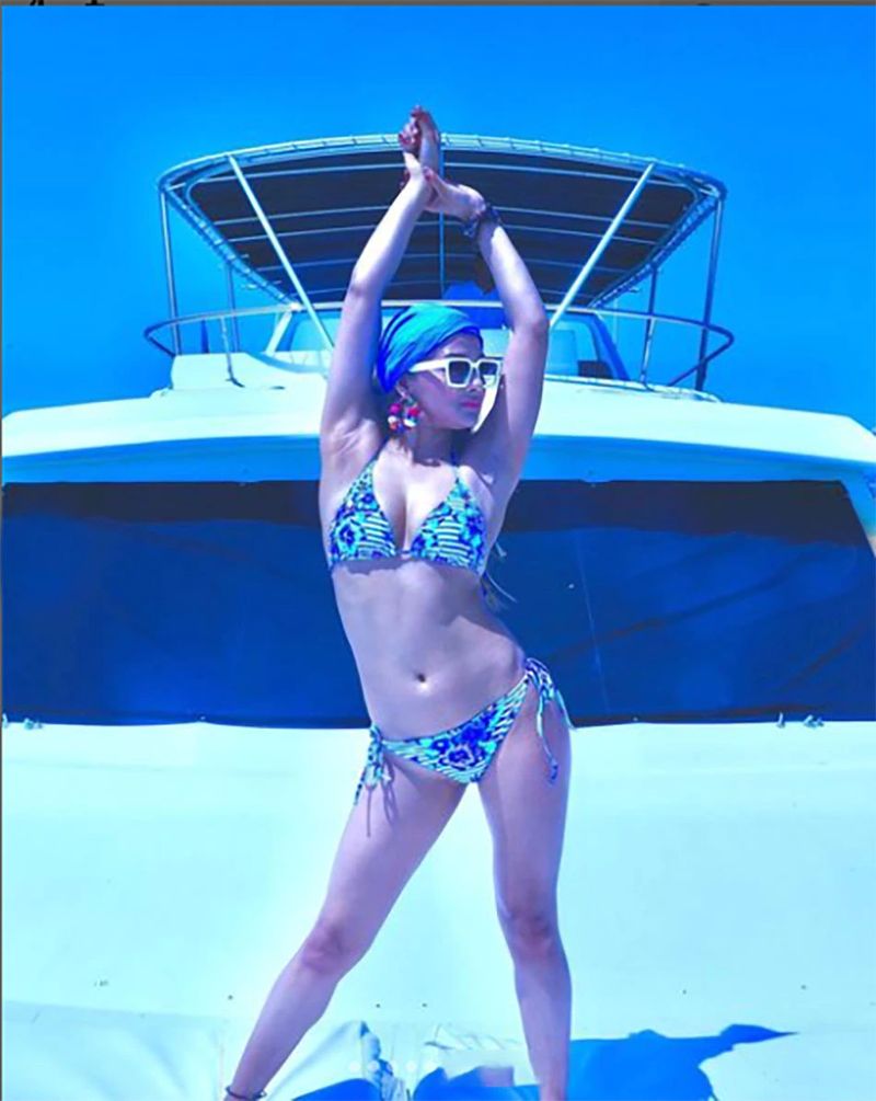 namrita-malla-bikini-pose-on-yacht